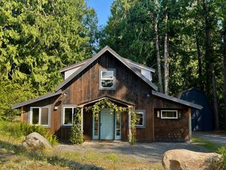 1686 Mount Baker Rd, Eastsound, WA 98245