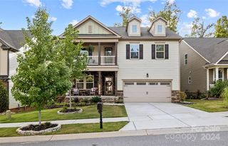 200 Rustling Waters Dr, Mooresville, NC 28117