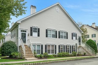64 Washington Ct, Towaco, NJ 07082