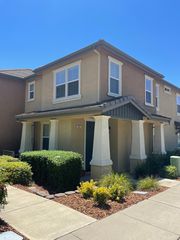 401 Blossom Rock Ln, Folsom, CA 95630