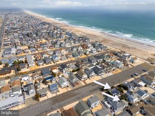 12 Trenton Ave, Lavallette, NJ 08735