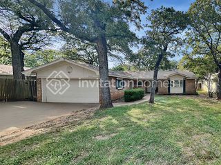 2815 Norwood Ln, Arlington, TX 76013