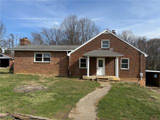 232 Vine St, Follansbee, WV 26037
