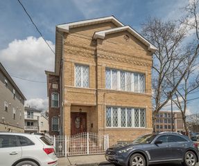 24 Elm Rd #1, Newark, NJ 07105