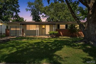 1395 Redbird Dr, Florissant, MO 63031