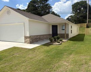 Address Not Disclosed, Benton, AR 72015
