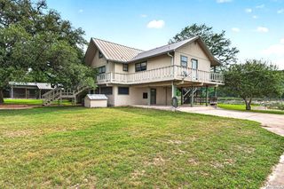 199 LAKESHORE DR S, Bandera, TX 78003