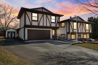 3001 Camelot Dr, Woodbury, MN 55125