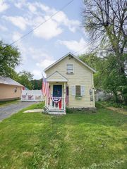 7 George St, Plattsburgh, NY 12901