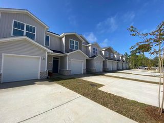 993 Skylark Rd, Mary Esther, FL 32569