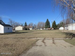 275 3rd St, Minto, ND 58261