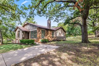 8002 S  33rd West Ave, Tulsa, OK 74132
