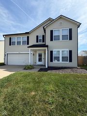 2253 Edgewater Cir, Plainfield, IN 46168