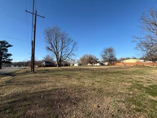 W  6th St, Newark, AR 72562