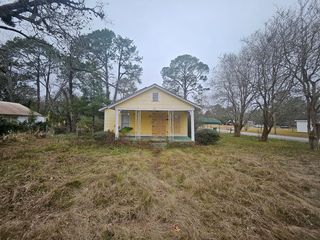 307 E  2nd St, Adel, GA 31620