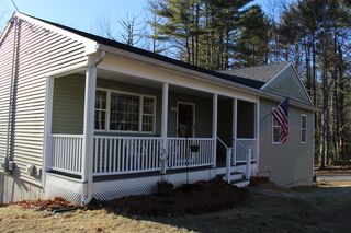 58 Old Mountain Rd, Cape Neddick, ME 03902
