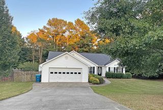 383 Glenmoor Pl, Winder, GA 30680