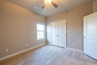 812 Valley Oaks Ln #P, Centerton, AR 72719