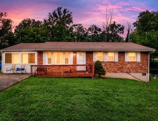 4527 Edgelawn Ave NW, Roanoke, VA 24017