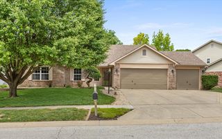 726 Danver Ln, Beech Grove, IN 46107