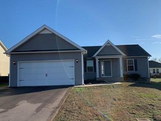 1829 Elizabeth Ln, Columbia, TN 38401