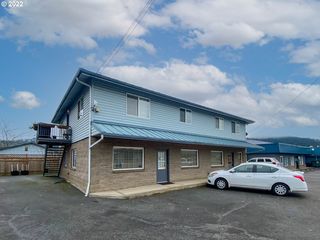 352 S Calapooia St, Sutherlin, OR 97479