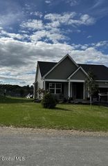 9 Island Drive, Mechanicville, NY 12118
