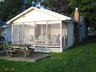 731 Lakeside Dr, Stanton, MI 48888
