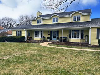 838 S  Country Dr, Barrington, IL 60010
