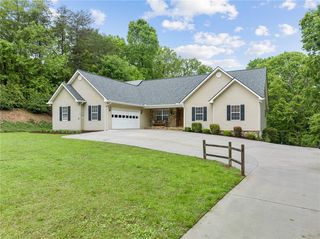 2106 Riverwood Dr, Gainesville, GA 30501