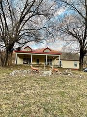 171 Firebrick Indian Run Rd, Firebrick, KY 41174