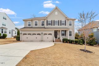 209 Oakenshaw Dr, Holly Springs, NC 27540