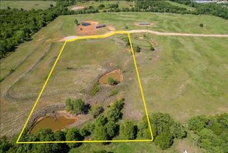 184th St #14, Lindsay, OK 73052
