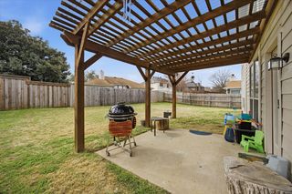 322 Sweet Leaf Ln, Lake Dallas, TX 75065