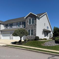 63 Grandview Dr, Pittston, PA 18640