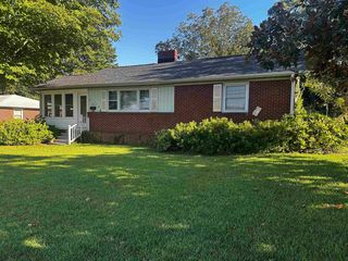 112 Chandler Dr, Gaffney, SC 29340