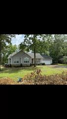 217 Westminster Dr, Rainbow City, AL 35906