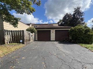 10 Wake Robin Ter, West Henrietta, NY 14586