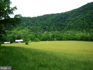 3400 Rockford Rd, Great Cacapon, WV 25422