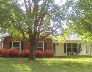 6501 Blazingwood Dr, Pfafftown, NC 27040
