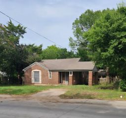 526 S  Cockrell Hill Rd, Cockrell Hill, TX 75211