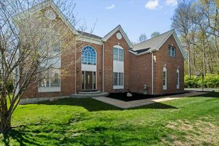 7 Dickinson Cir, Shrewsbury, MA 01545