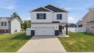 1307 30th Ave W, West Fargo, ND 58078