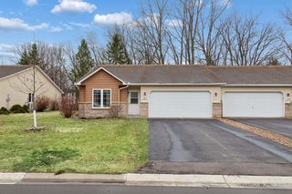 760 Garceau Ln, Vadnais Heights, MN 55127
