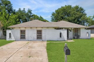 1526 Diplomat Way, Houston, TX 77088