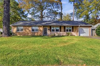 3252 Lakecrest Rd, Virginia Beach, VA 23452