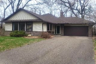 410 Oakland Ln, Burnsville, MN 55337