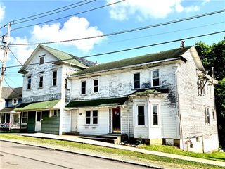 916 E Main St, Rural Valley, PA 16249