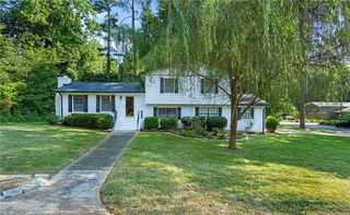 1236 Country Pine Dr, Ellenwood, GA 30294