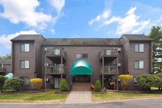 200 Colonial Dr #303, Ipswich, MA 01938